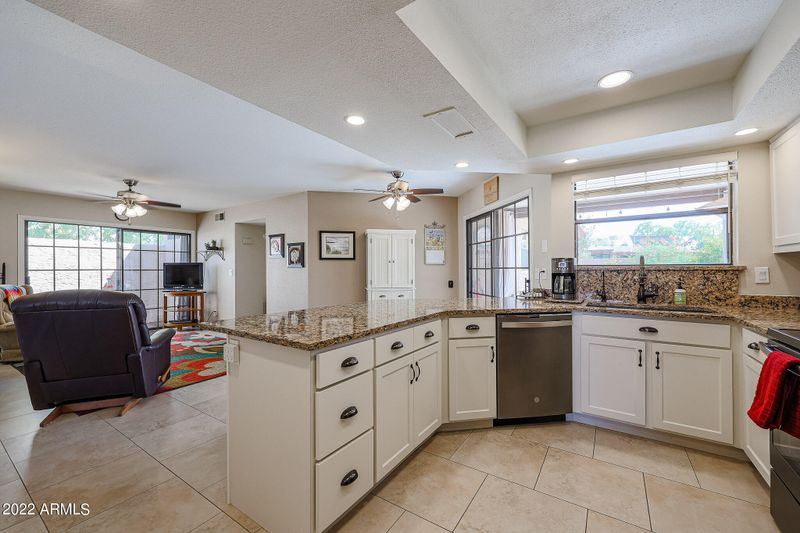 5207 E Half Moon Dr, Phoenix, AZ 85044