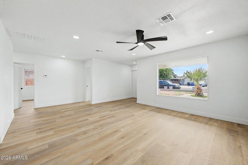 5207 N 39th Dr, Phoenix, AZ 85019
