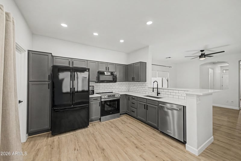 5207 W Paradise Dr, Glendale, AZ 85304
