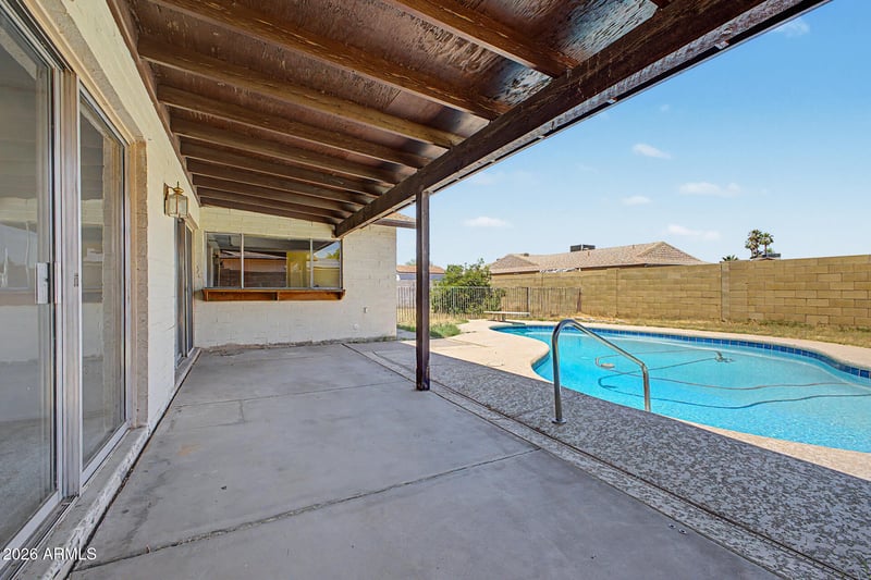 5208 W Shangri La Rd, Glendale, AZ 85304