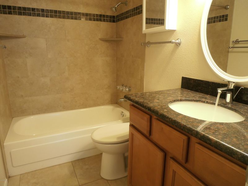 5208 W Vogel Ave, Glendale, AZ 85302
