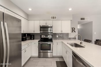 5209 61st Dr, Glendale, AZ 85301