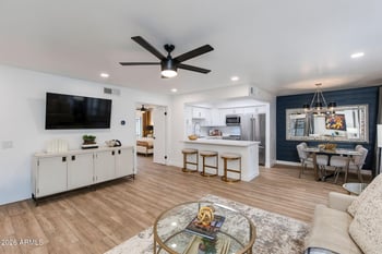 5209 N 24th St #104, Phoenix, AZ 85016