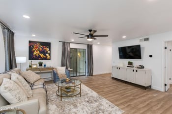 5209 N 24th St #104, Phoenix, AZ 85016