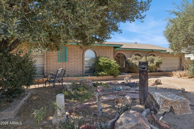 5209 Las Palmaritas Dr, Glendale, AZ 85302