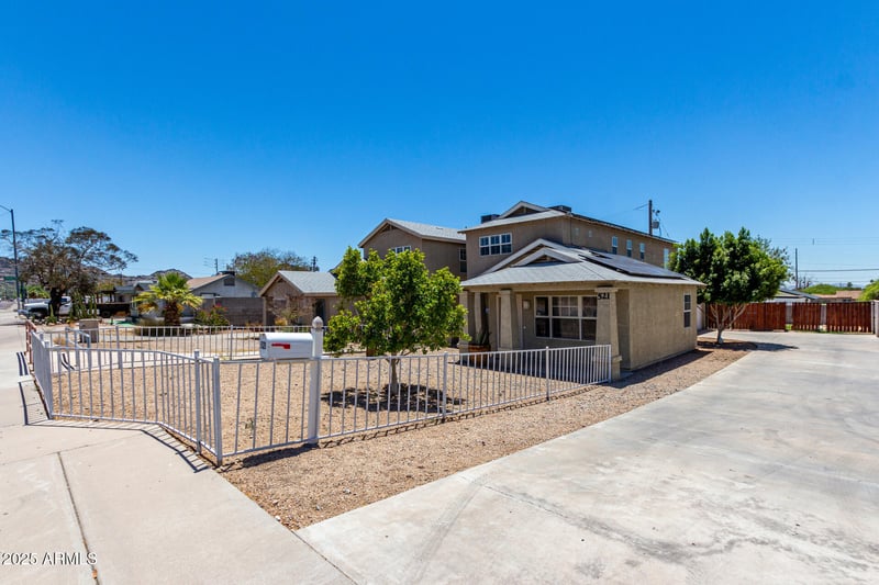 521 Mountain View Rd, Phoenix, AZ 85020