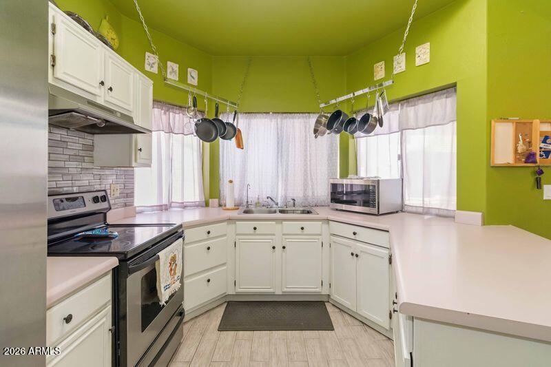 521 N Cobblestone St, Gilbert, AZ 85234