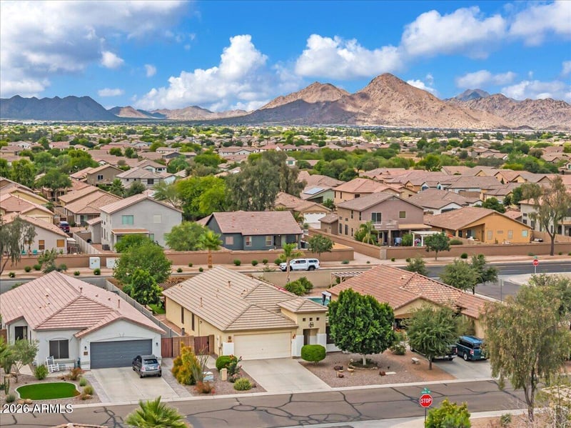 521 Angus Rd, San Tan Valley, AZ 85143