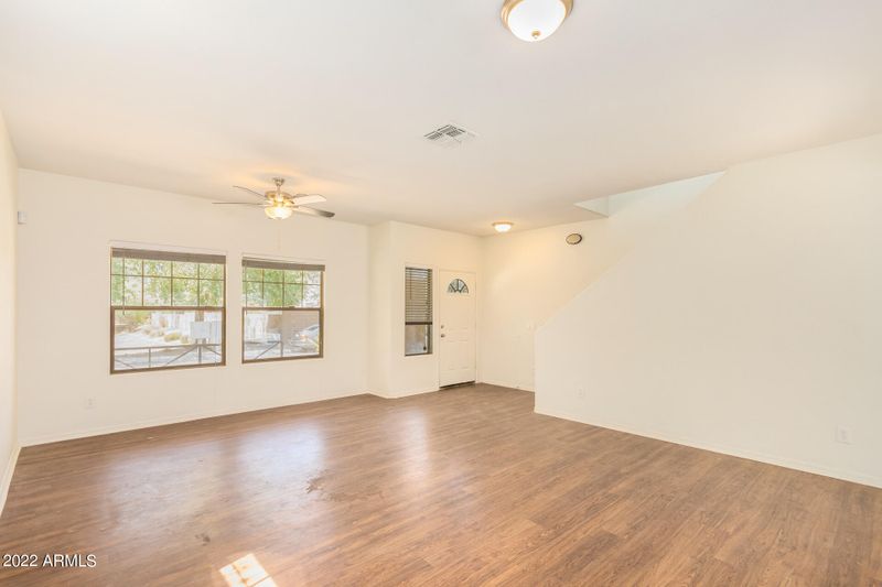 521 W Ian Dr, Phoenix, AZ 85041