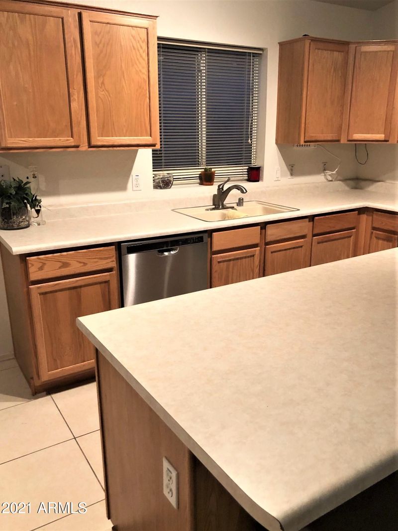 521 W Mcrae Dr, Phoenix, AZ 85027
