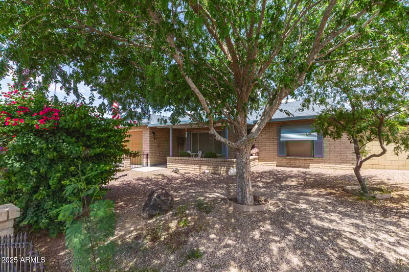 5210 Ironwood Dr, Glendale, AZ 85302