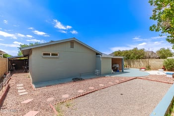 5210 Ironwood Dr, Glendale, AZ 85302