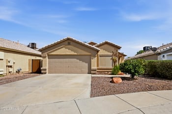 5211 N 104th Dr, Glendale, AZ 85307