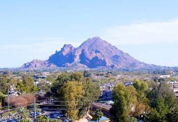 5211 N 8th Pl, Phoenix, AZ 85014