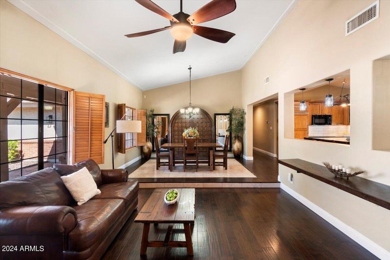 5213 W Soft Wind Dr, Glendale, AZ 85310
