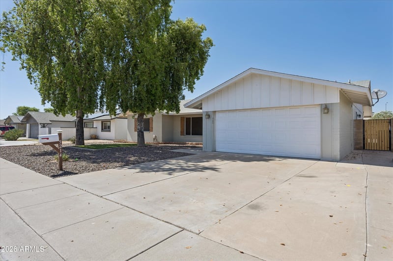 5214 Redfield Rd, Glendale, AZ 85306