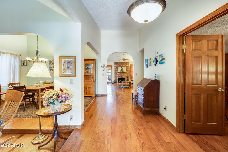 5214 W Willow Ave, Glendale, AZ 85304