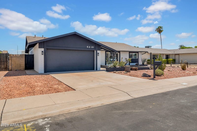5215 W Hearn Rd, Glendale, AZ 85306
