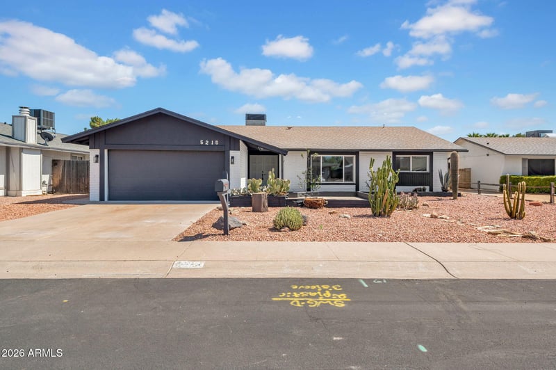 5215 W Hearn Rd, Glendale, AZ 85306