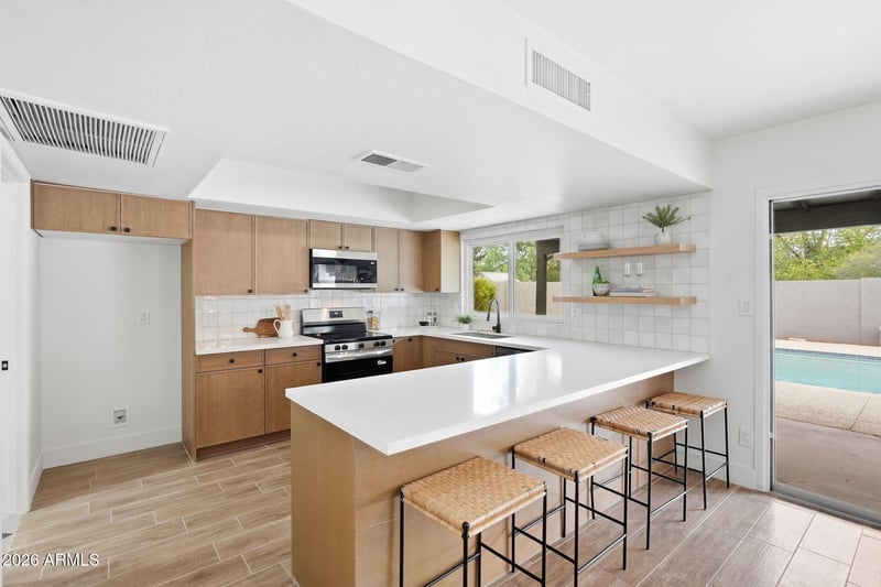 5216 W Desert Cove Ave, Glendale, AZ 85304