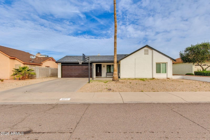 5216 W Voltaire Dr, Glendale, AZ 85304