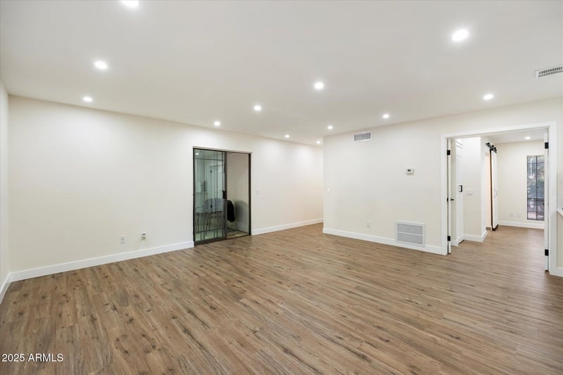 5217 24th St #104, Phoenix, AZ 85016