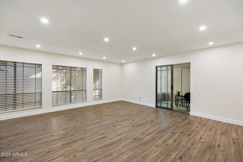 5217 24th St #104, Phoenix, AZ 85016