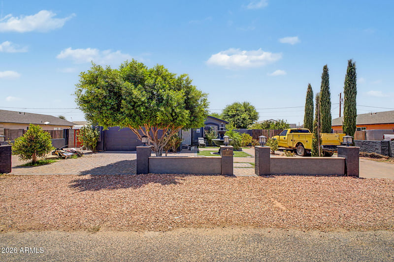 5217 Shadow Ln, San Tan Valley, AZ 85140