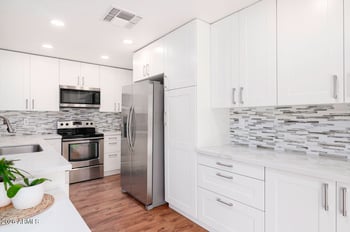 5217 Tunder Cir, Phoenix, AZ 85044