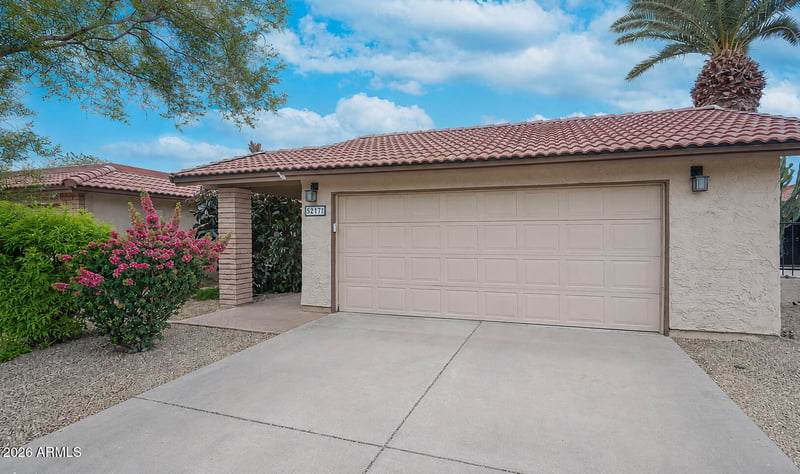 5217 Tunder Cir, Phoenix, AZ 85044