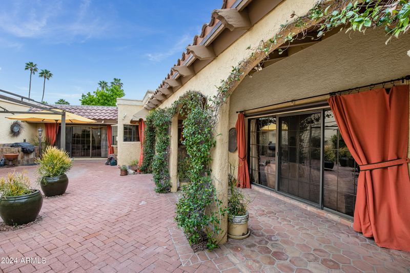 5217 N 31st Pl, Phoenix, AZ 85016