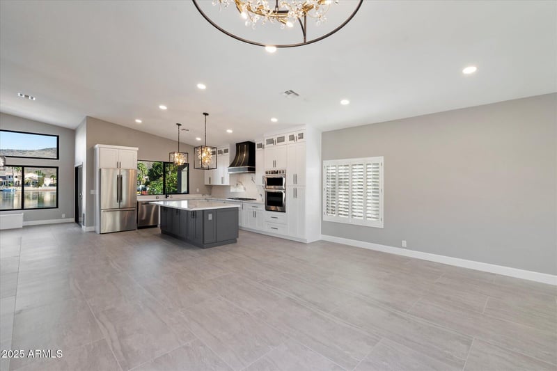 5218 W Rose Garden Ln, Glendale, AZ 85308