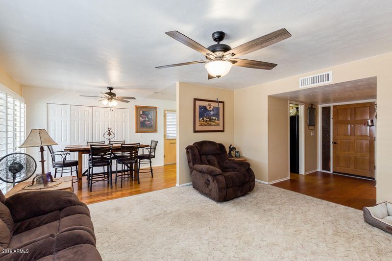 5219 E Des Moines St, Mesa, AZ 85205