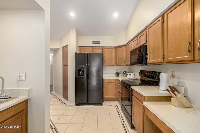 5219 Half Moon Dr, Phoenix, AZ 85044