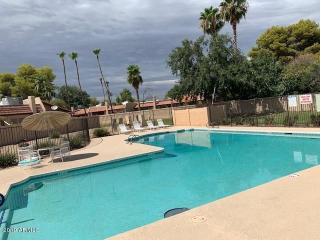 5220 E Tamblo Dr, Phoenix, AZ 85044