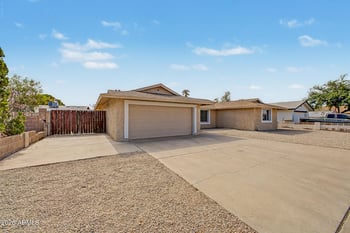 5220 68th Ave, Glendale, AZ 85303