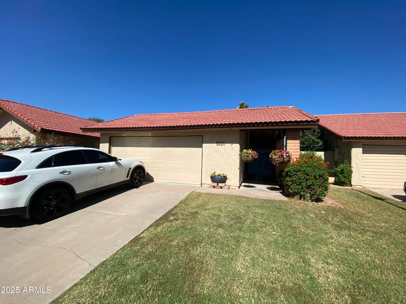 5220 Tunder Cir, Phoenix, AZ 85044