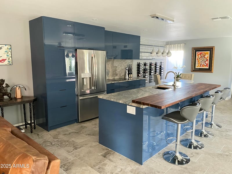 5220 Tunder Cir, Phoenix, AZ 85044