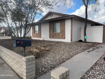 5220 W Mauna Loa Ln, Glendale, AZ 85306
