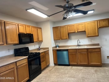 5220 W Mauna Loa Ln, Glendale, AZ 85306