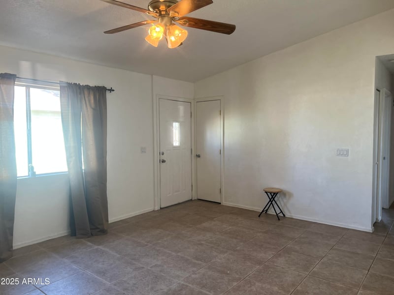 5220 W Mauna Loa Ln, Glendale, AZ 85306