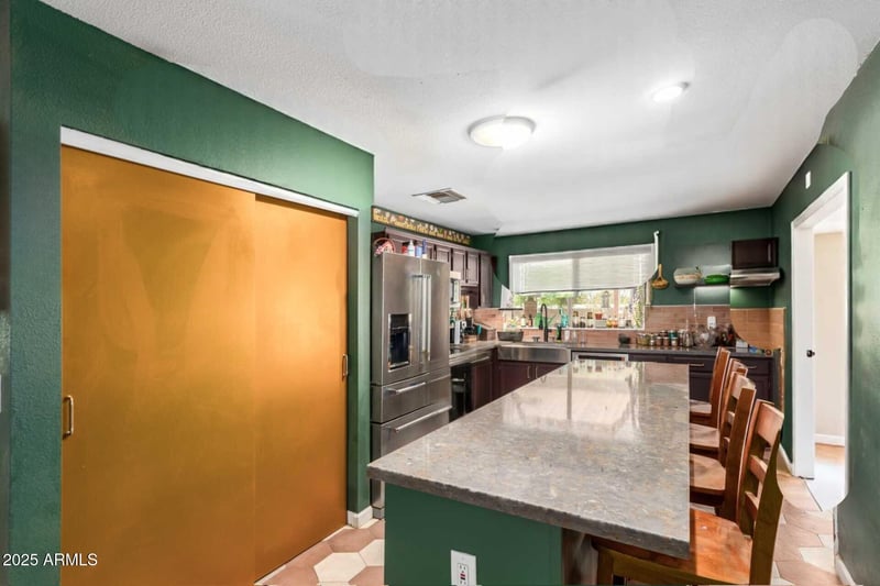 5221 Columbine Dr, Glendale, AZ 85304