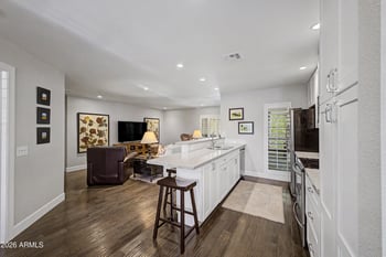 5221 N 24th St #206, Phoenix, AZ 85016