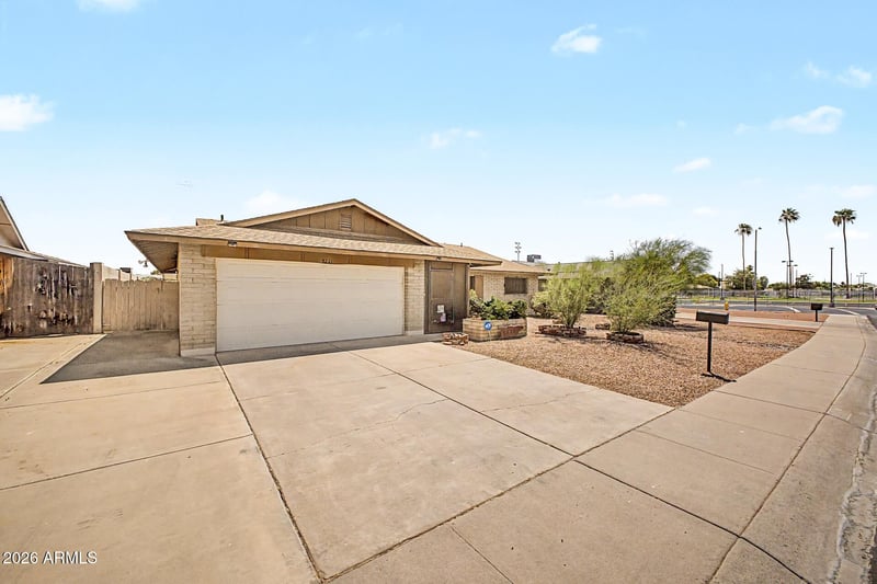 5221 W Evans Dr, Glendale, AZ 85306