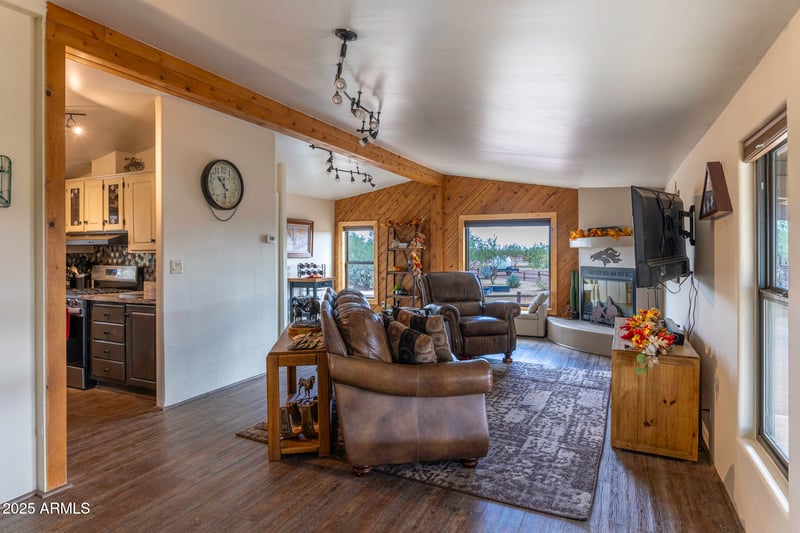 52218 Forepaugh Peak Rd, Wickenburg, AZ 85390