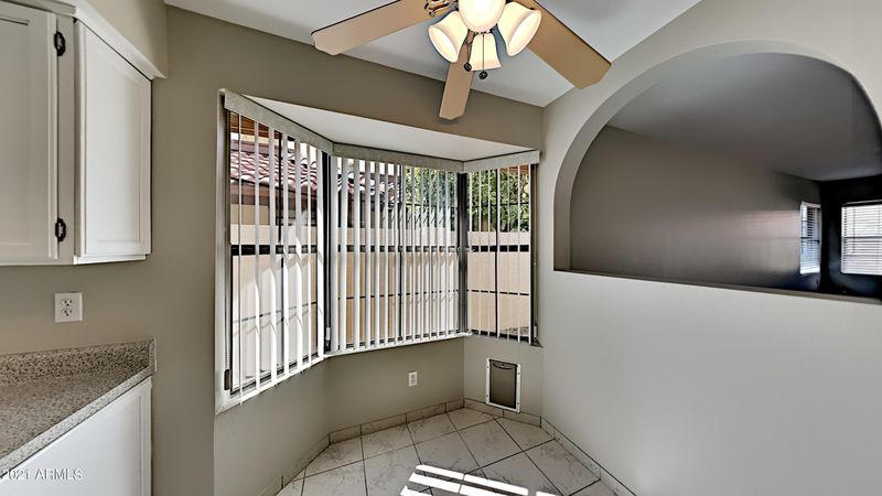 5222 E Half Moon Dr, Phoenix, AZ 85044