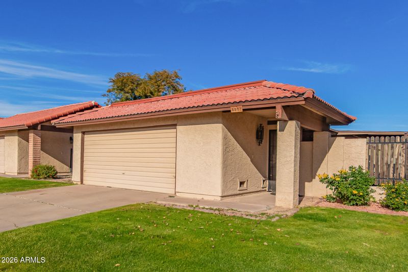5222 E Tamblo Dr, Phoenix, AZ 85044