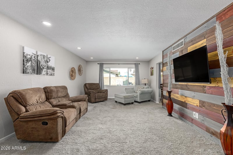 5222 W Sweetwater Ave, Glendale, AZ 85304