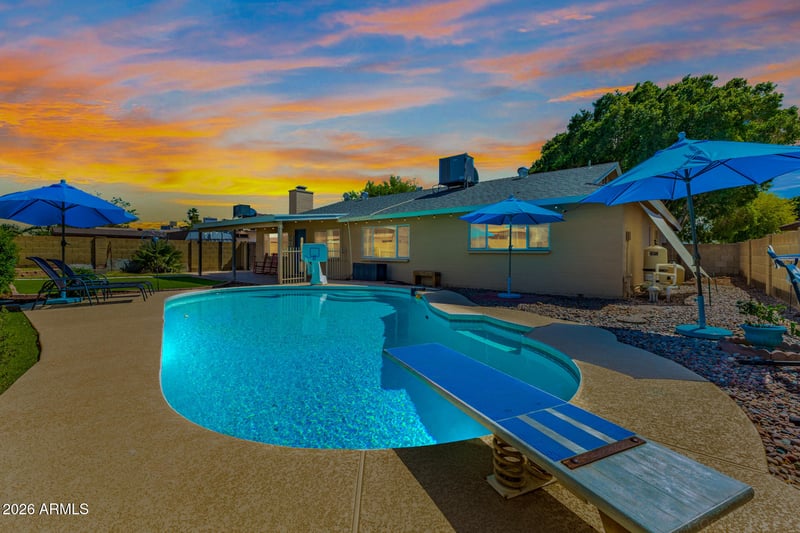 5222 W Sweetwater Ave, Glendale, AZ 85304