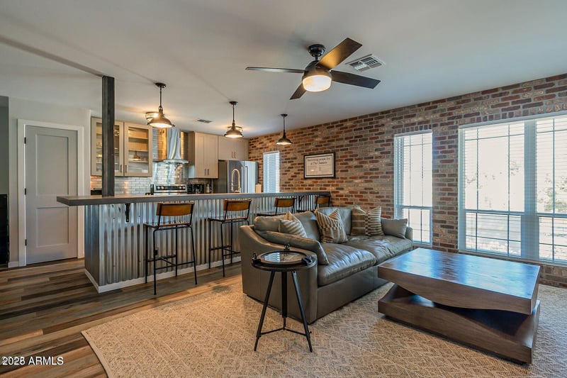 5223 24th St #206, Phoenix, AZ 85016